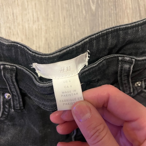 H&M Faded Black Jeans Shorts - Picture 2 of 3